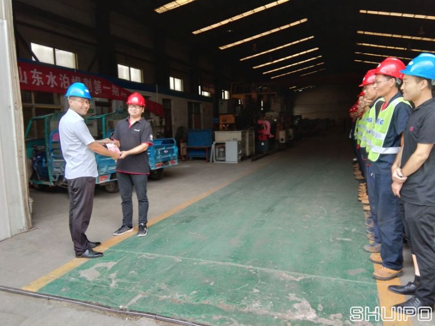 后服務(wù)部孫長磊，在ABB機器人培訓(xùn)考試中榮獲第一名